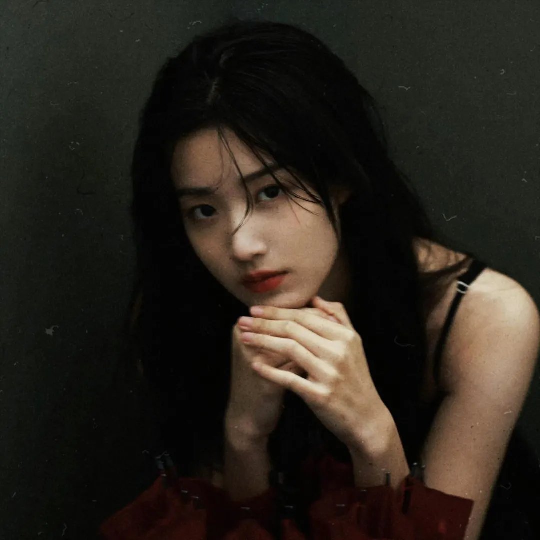 冰属性男子与酷酷女同事